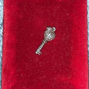 White Gold Pendant/Charm